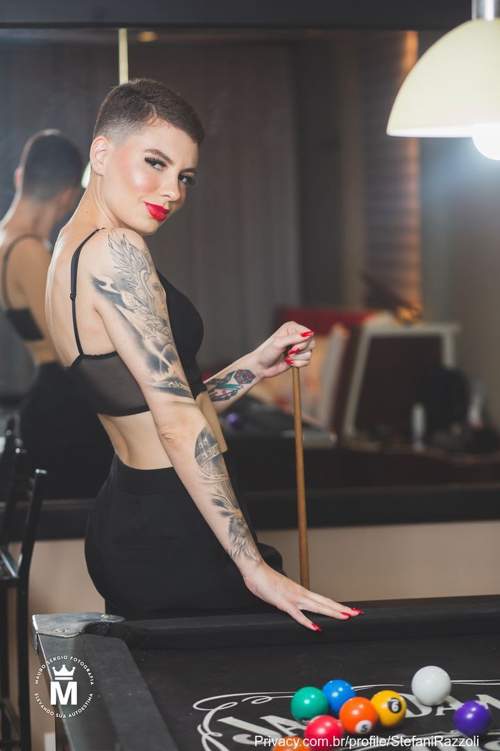 Stefani Razoli nua fotos e videos vazados